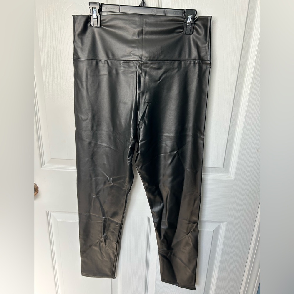 Love Ryan Los Angeles Faux Leather Black Leggings Plus Size 2X NWT
